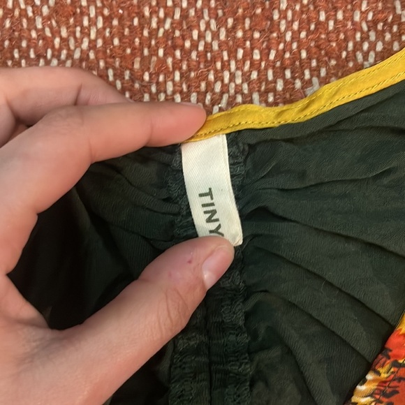 TINY × Anthropologie Evesham Floral Silky V Neck Cinched
Statement Back Top S - Picture 4 of 6